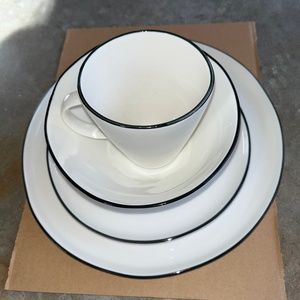 Canvas Home Dinnerware Sets